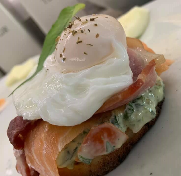 Creamy Poached Egg Muffin